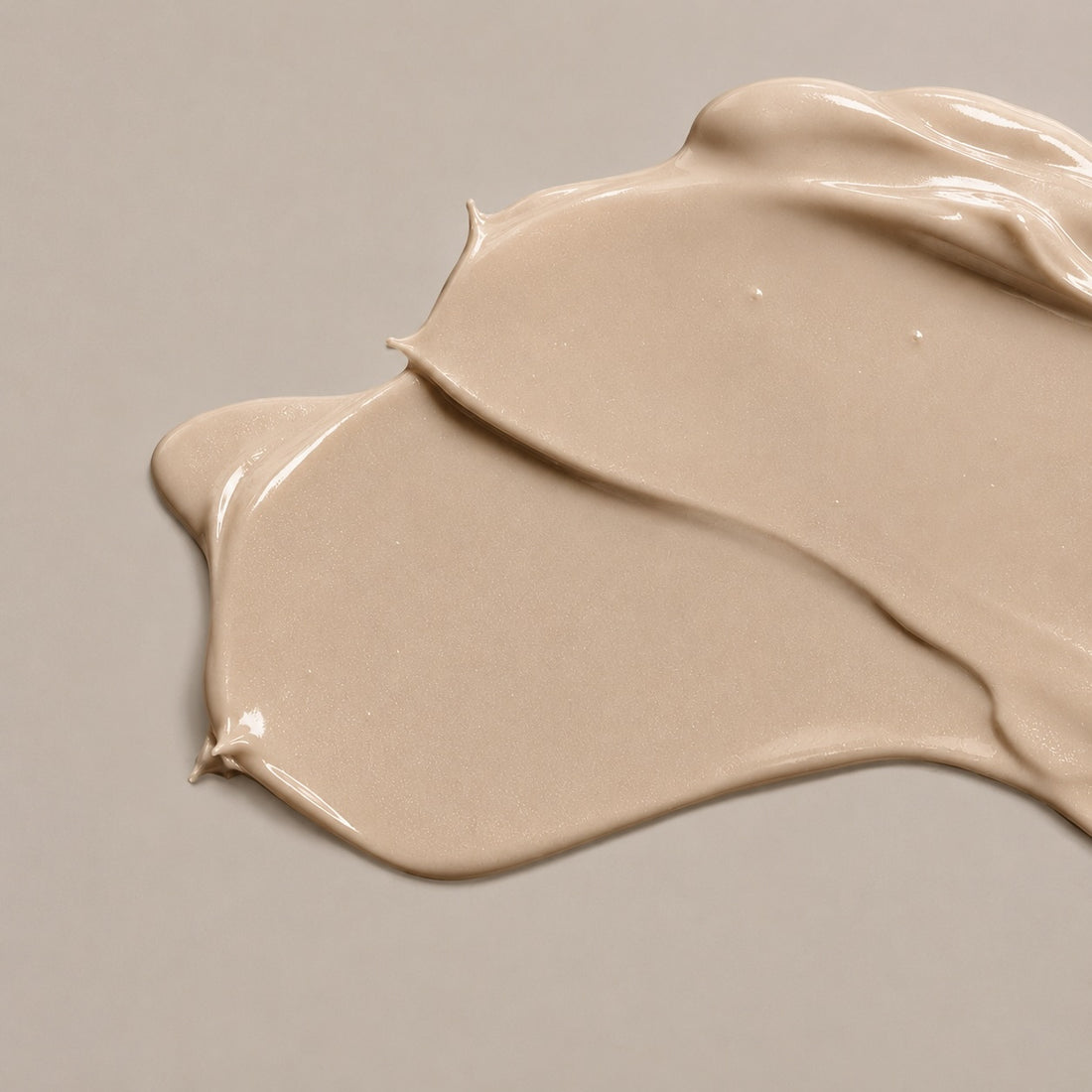 SENSITIVE AND OIL-FREE SUN FLUID SPF50+